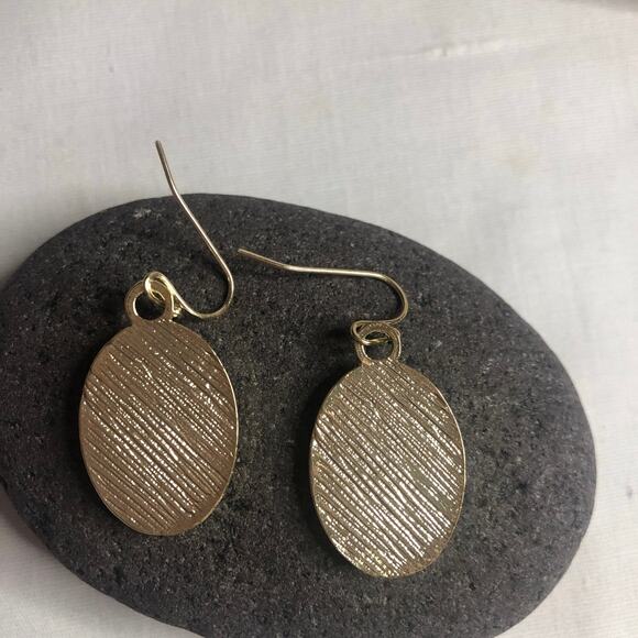 Black Crow Earrings Brass Finishing Oval Goth Grunge Retro Gothic Bird - Picture 6 of 7